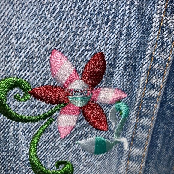 Vintage Levi's Women's Fresh Produce Denim Vest Size L Floral Embroidery Boho - Picture 11 of 13